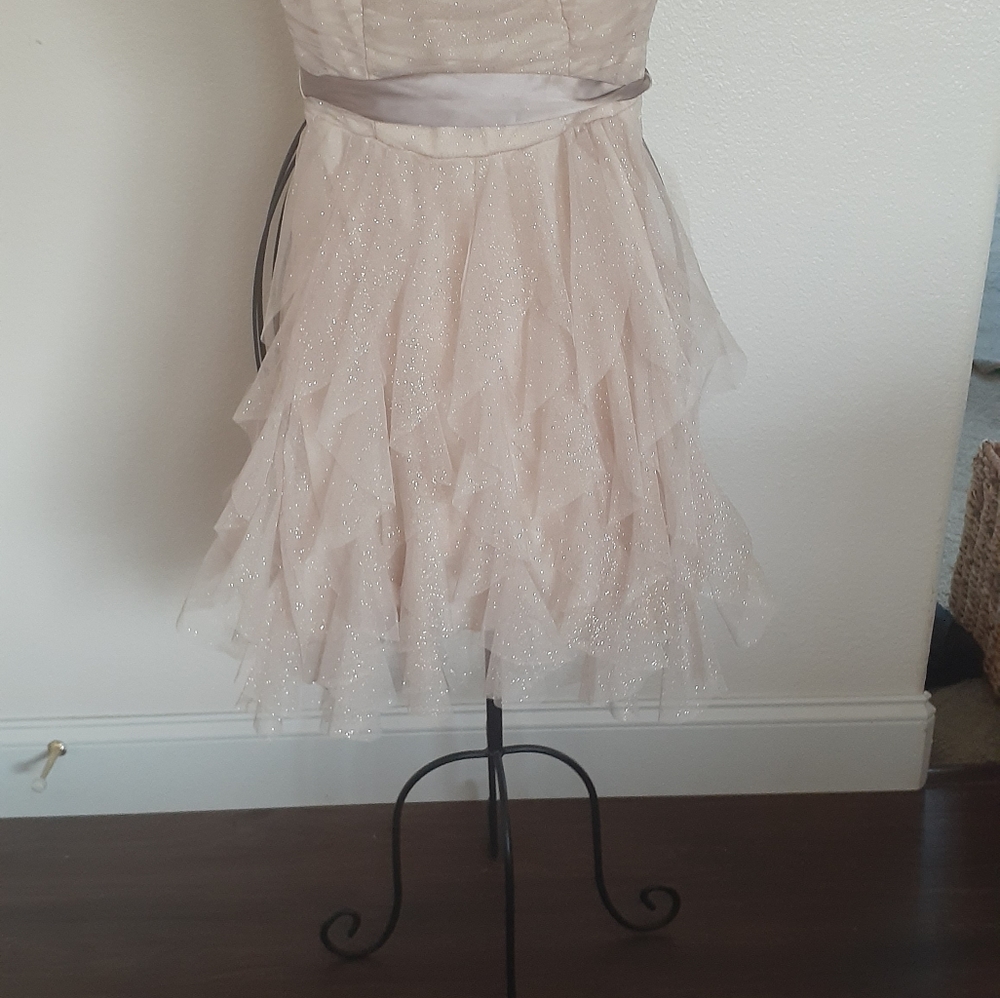 Dress - Picture 2 of 6